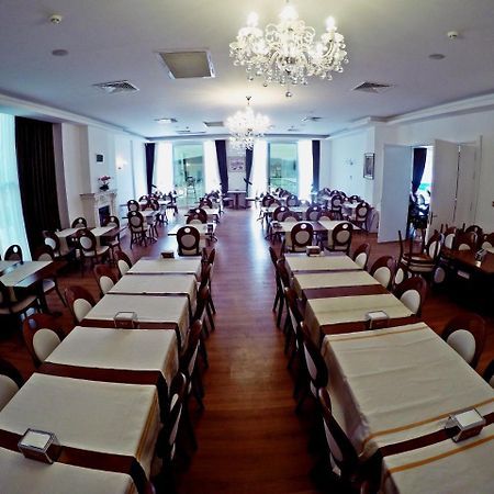 White Palace Hotel Ялова Екстериор снимка