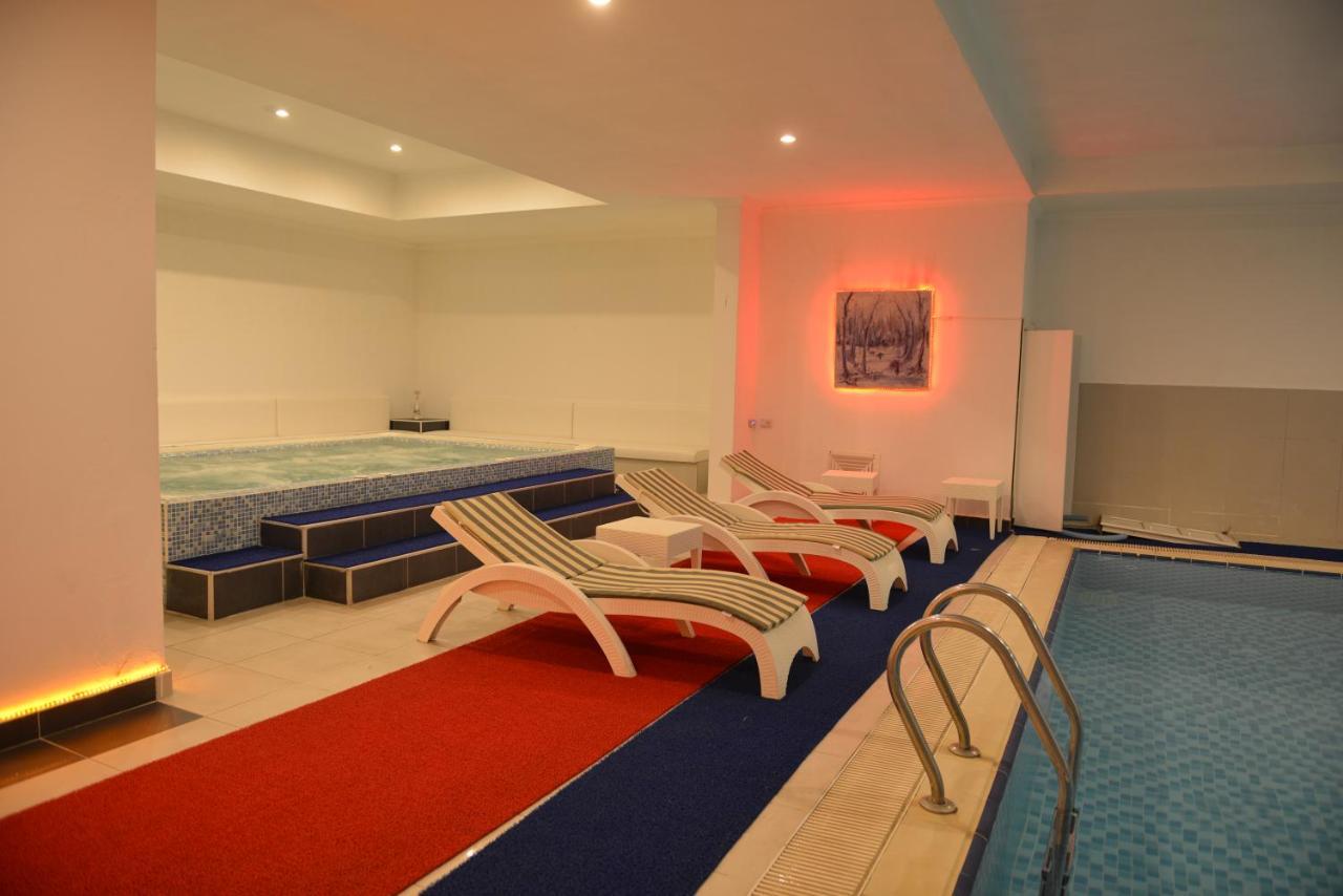 White Palace Hotel Ялова Екстериор снимка