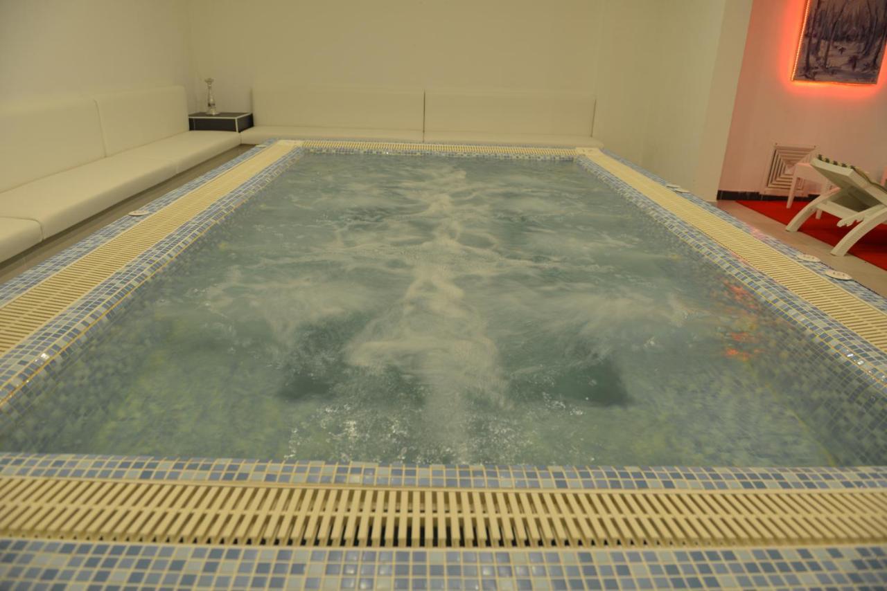 White Palace Hotel Ялова Екстериор снимка