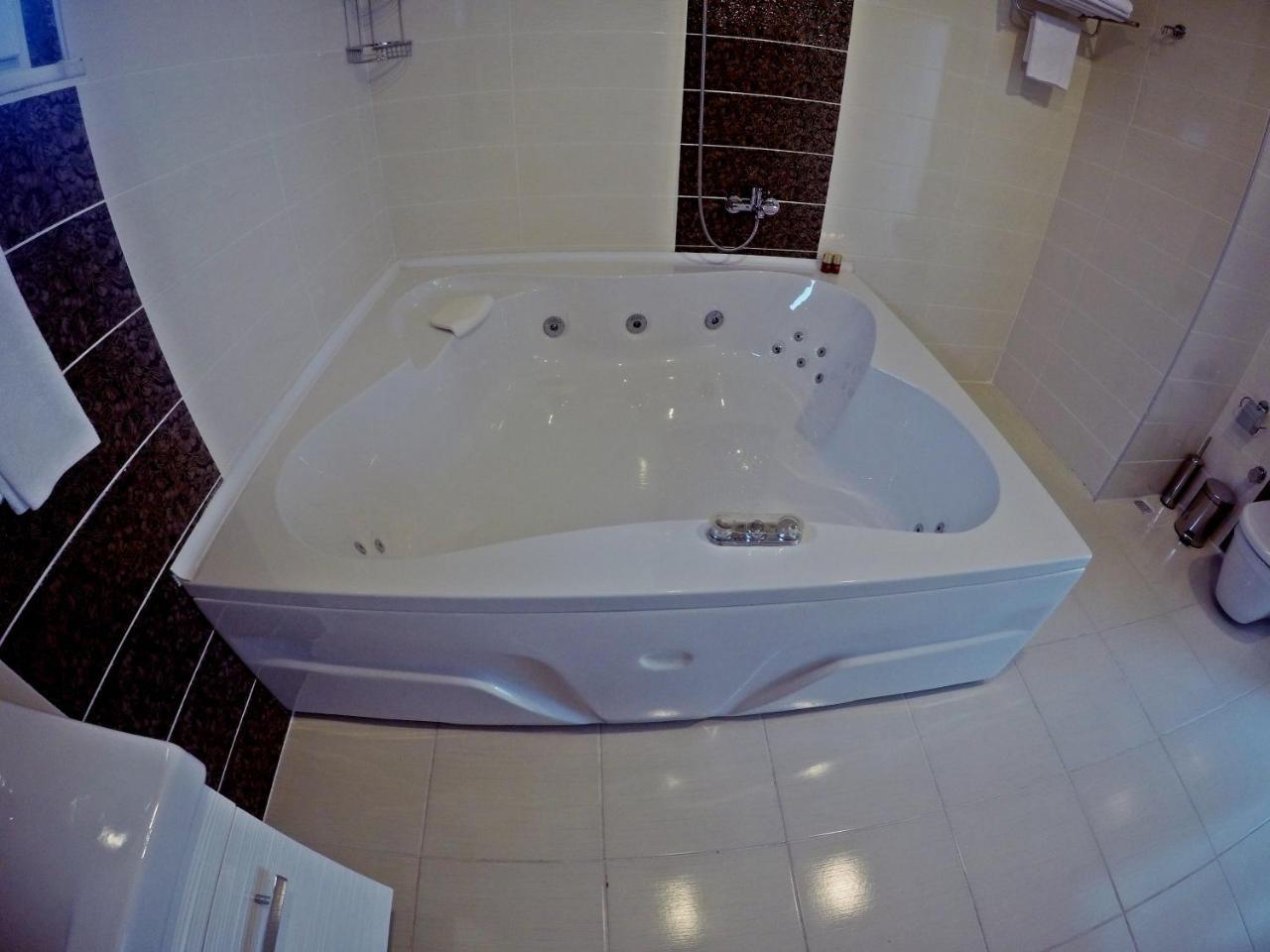 White Palace Hotel Ялова Екстериор снимка
