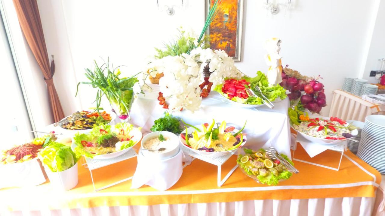 White Palace Hotel Ялова Екстериор снимка
